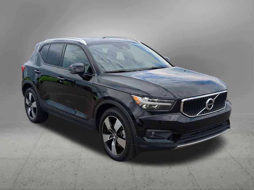 Thumbnail: 2021 Volvo XC40 - 8