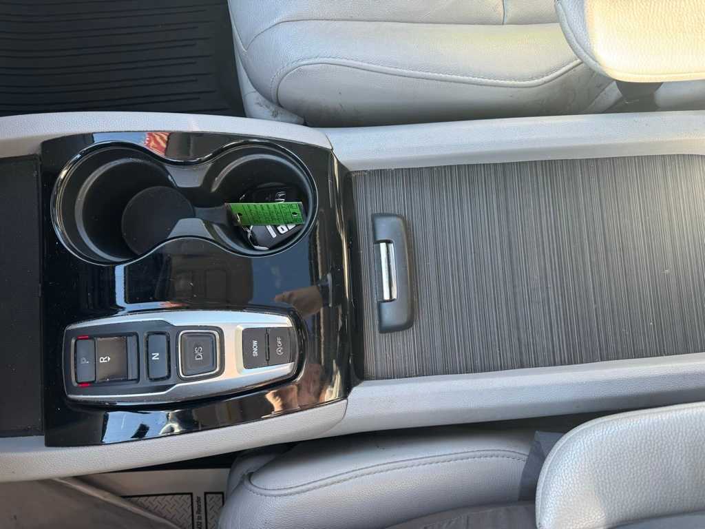 Thumbnail: 2016 Honda Pilot - 18