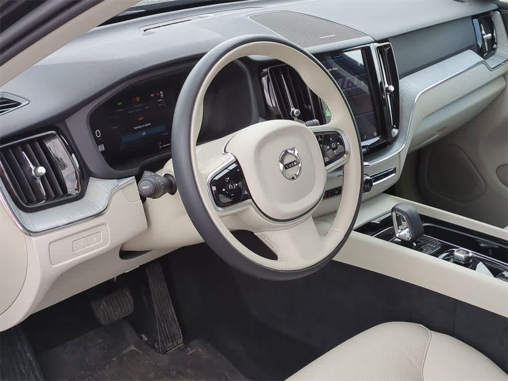 Thumbnail: 2025 Volvo XC60 - 2