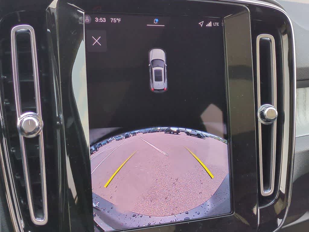 Thumbnail: 2026 Volvo XC40 - 28