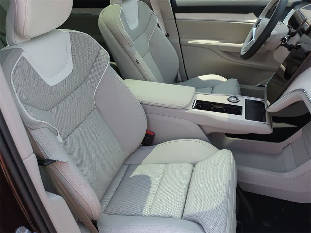 Thumbnail: 2025 Volvo EX90 - 22