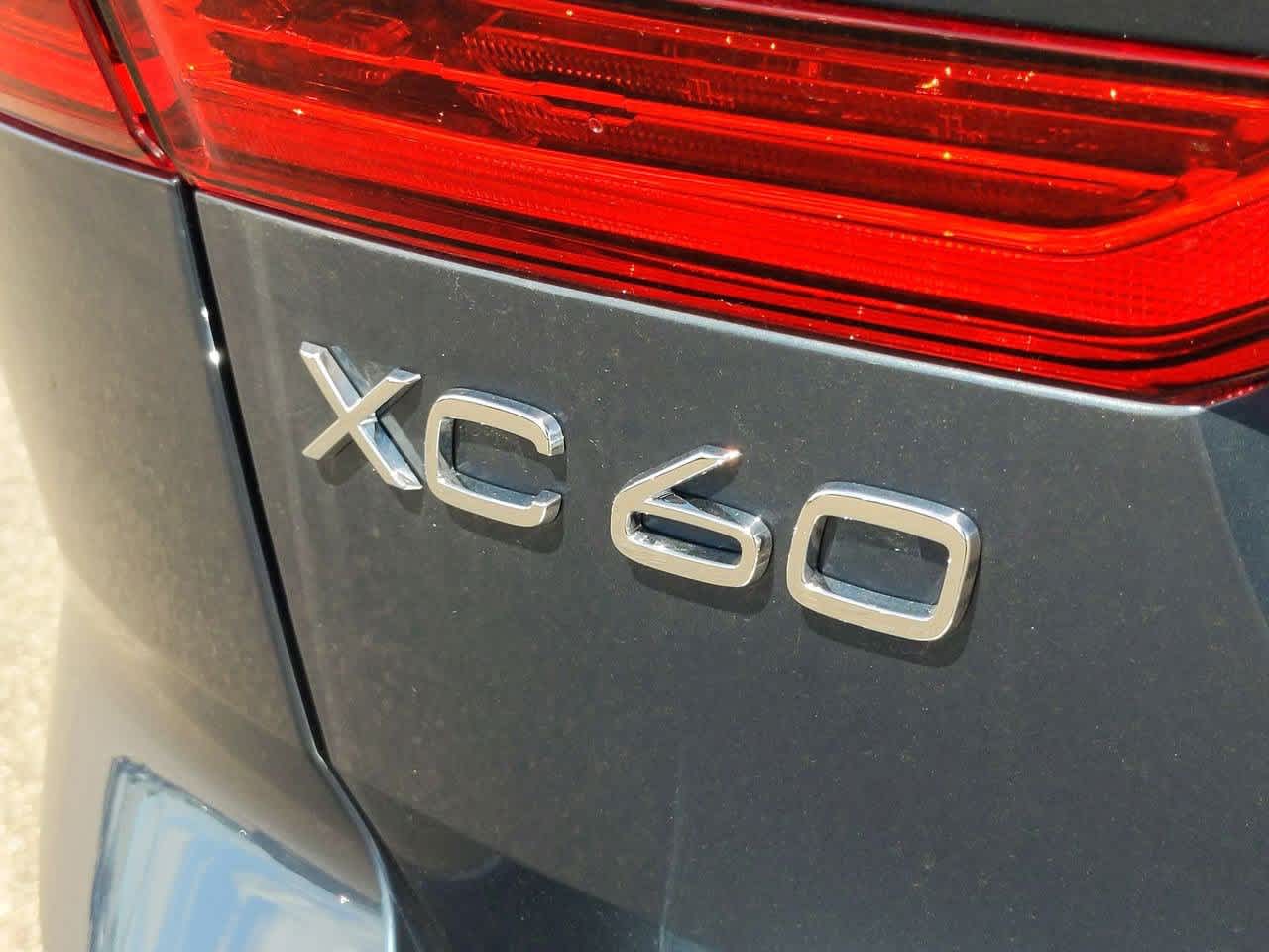 Thumbnail: 2025 Volvo XC60 - 11