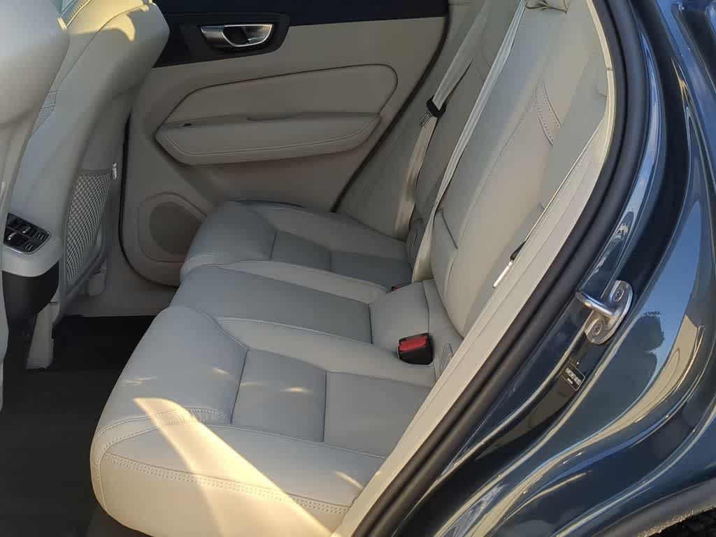 Thumbnail: 2026 Volvo XC60 - 18