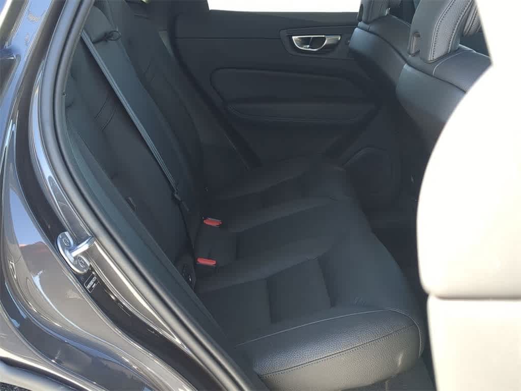 Thumbnail: 2025 Volvo XC60 - 19