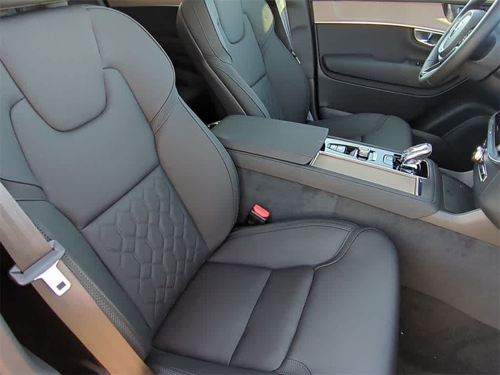 Thumbnail: 2026 Volvo XC90 - 21