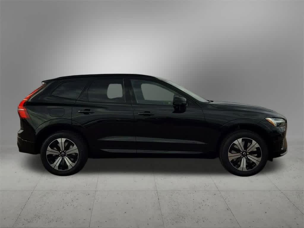 Thumbnail: 2025 Volvo XC60 - 7