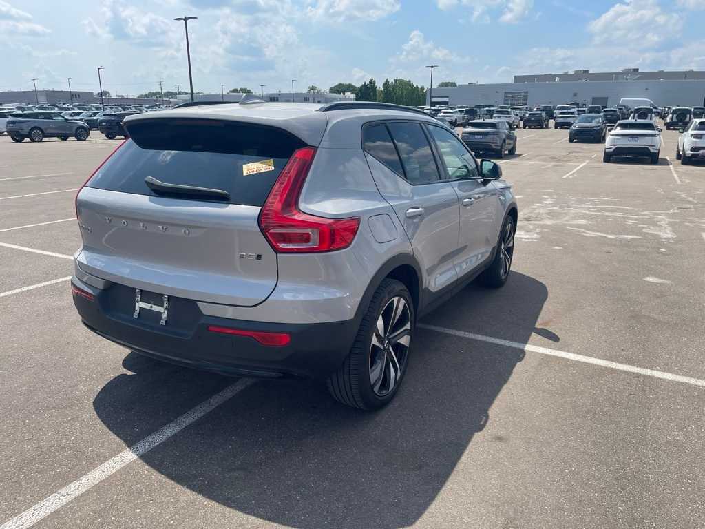 Thumbnail: 2023 Volvo XC40 - 5