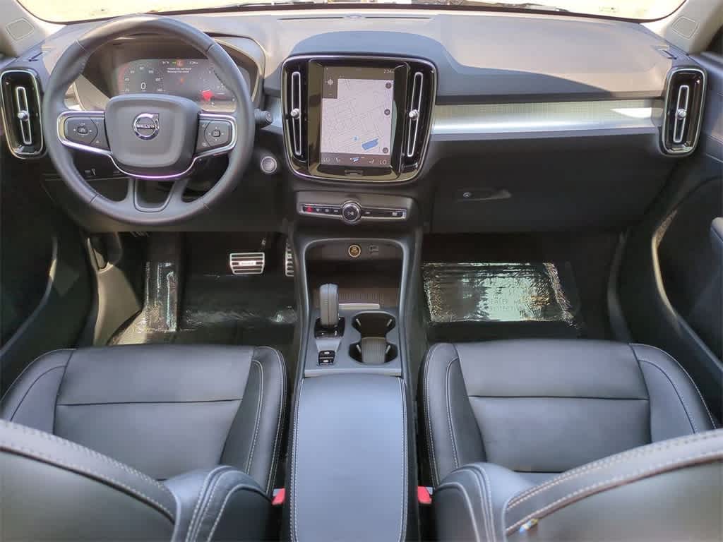 Thumbnail: 2021 Volvo XC40 - 13
