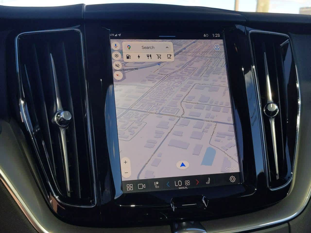 Thumbnail: 2025 Volvo XC60 - 22