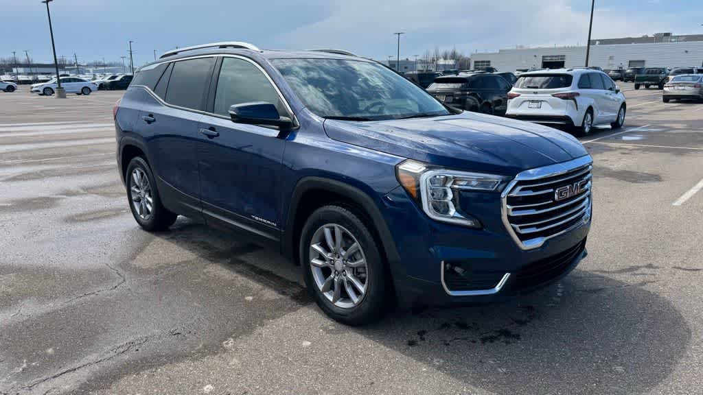 Thumbnail: 2022 GMC Terrain - 3