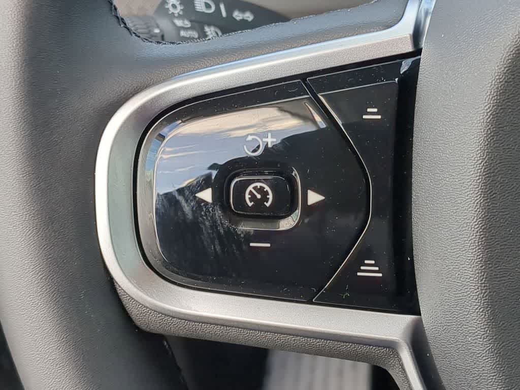 Thumbnail: 2026 Volvo XC90 - 22