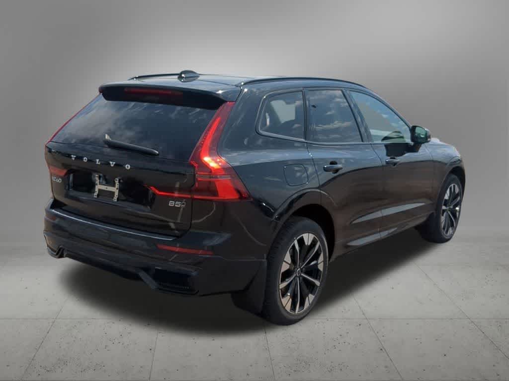 Thumbnail: 2026 Volvo XC60 - 6