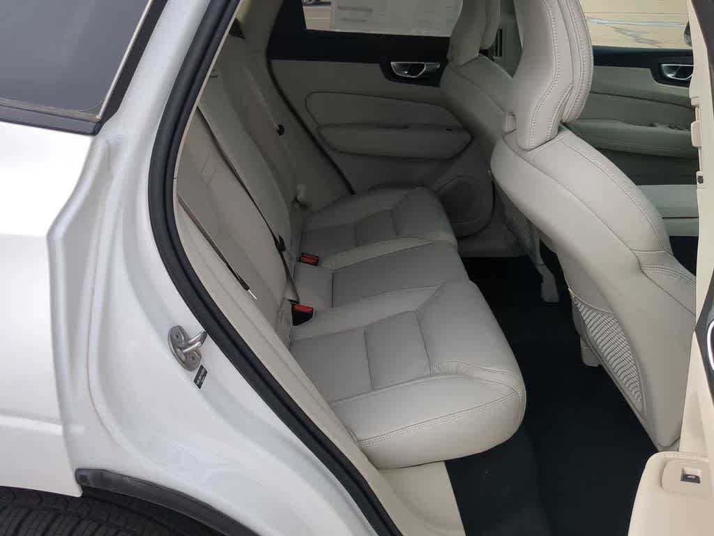 Thumbnail: 2026 Volvo XC60 - 19