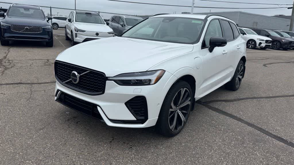 Thumbnail: 2025 Volvo XC60 - 1