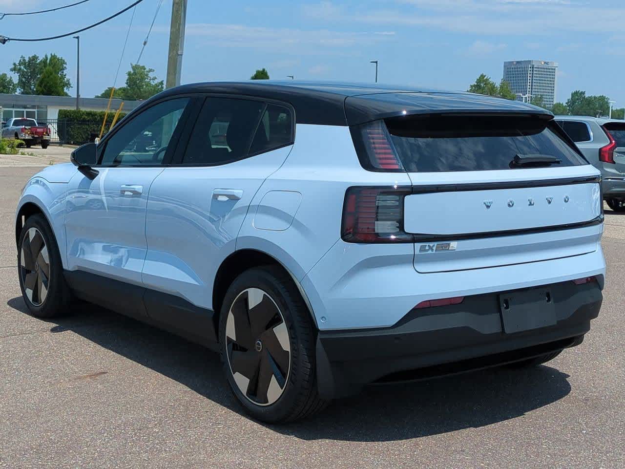 Thumbnail: 2025 Volvo EX30 - 4