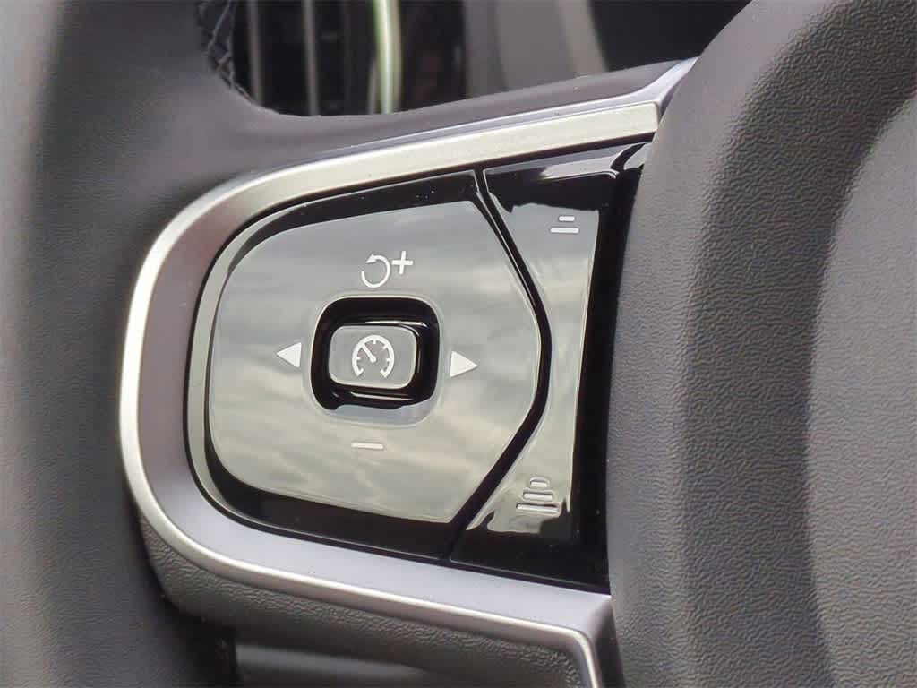 Thumbnail: 2026 Volvo XC60 - 24