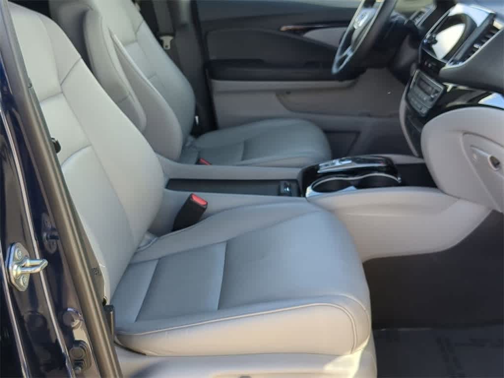 Thumbnail: 2020 Honda Pilot - 25