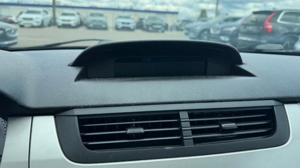 Thumbnail: 2010 Ford Focus - 18
