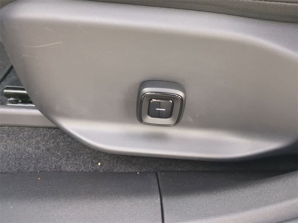 Thumbnail: 2025 Volvo EX30 - 9