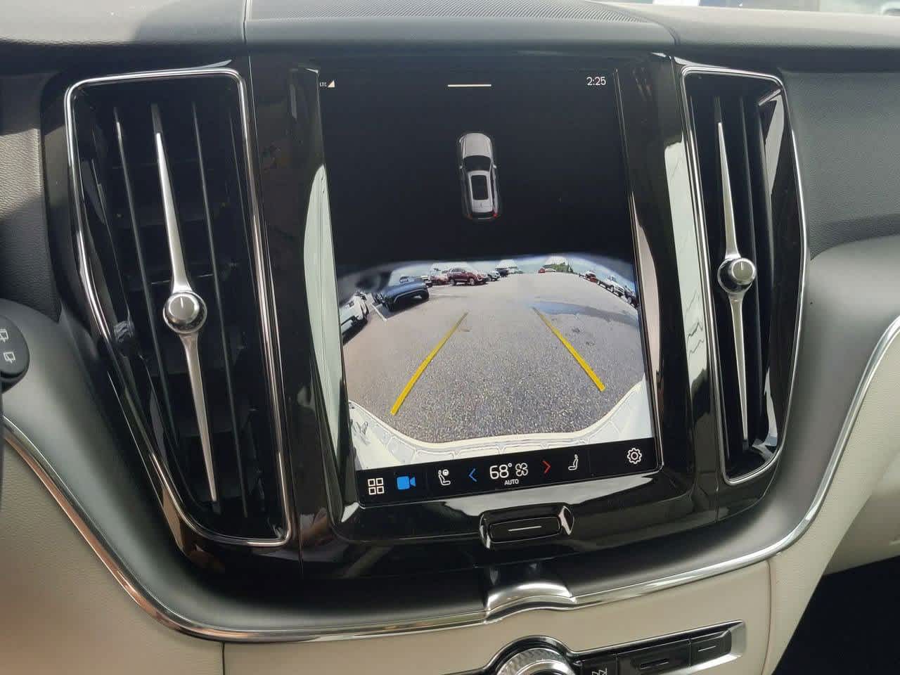 2025 Volvo XC60 Recharge Core 22