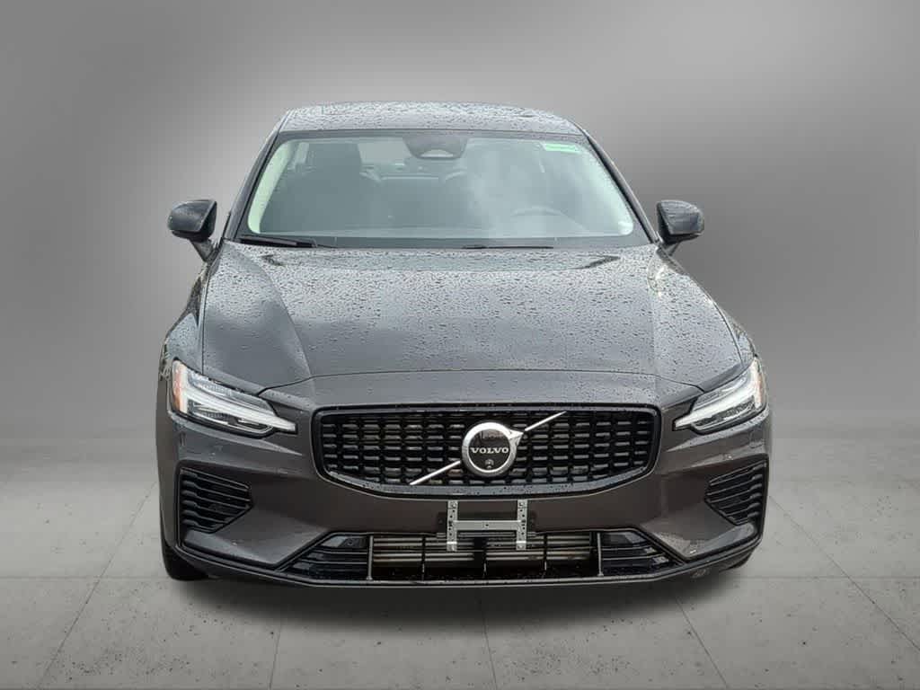 Thumbnail: 2025 Volvo S60 - 9