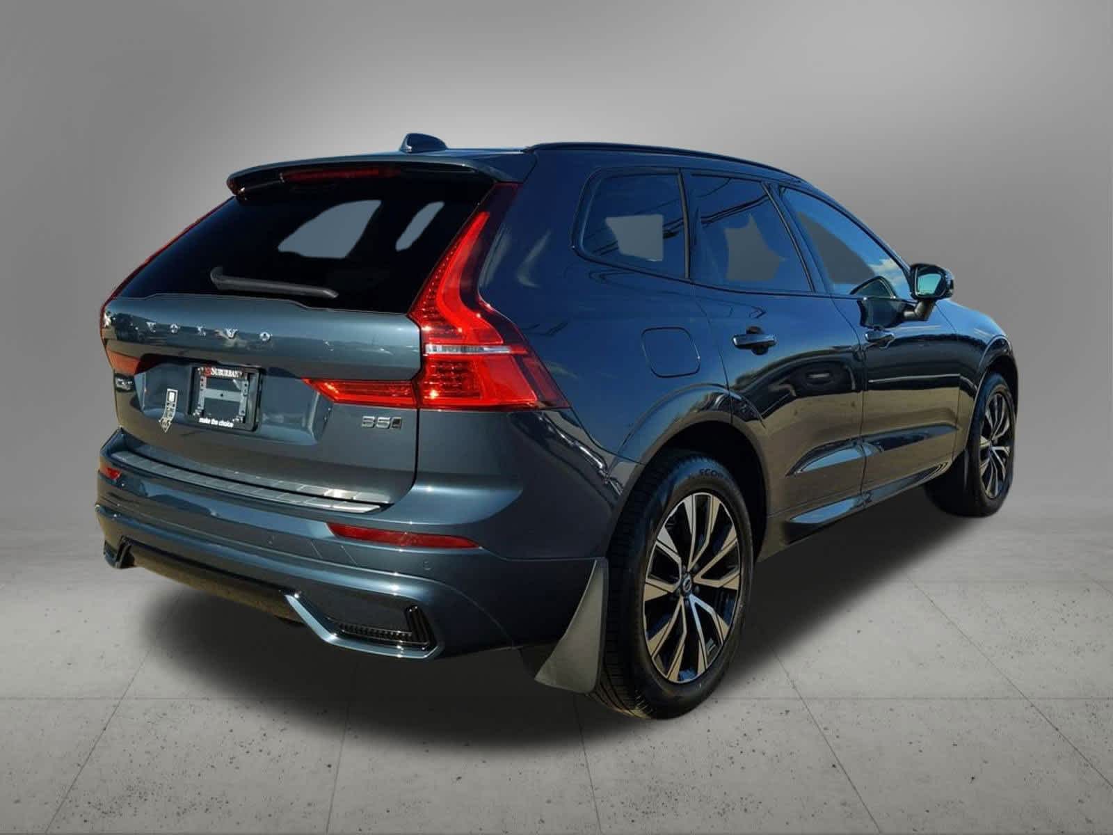 Thumbnail: 2025 Volvo XC60 - 6