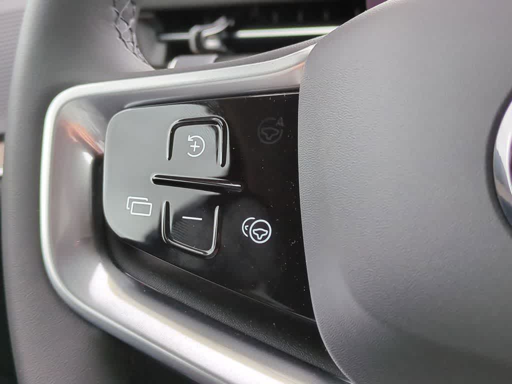 Thumbnail: 2025 Volvo EX90 - 24