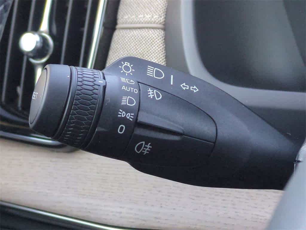 Thumbnail: 2026 Volvo XC90 - 26