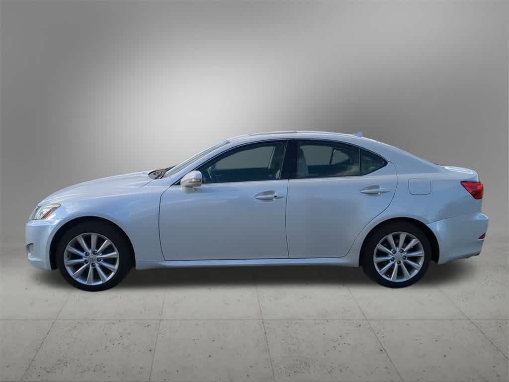 Thumbnail: 2010 Lexus IS - 3