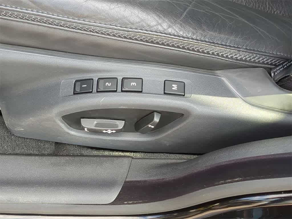 Thumbnail: 2008 Volvo XC70 - 16