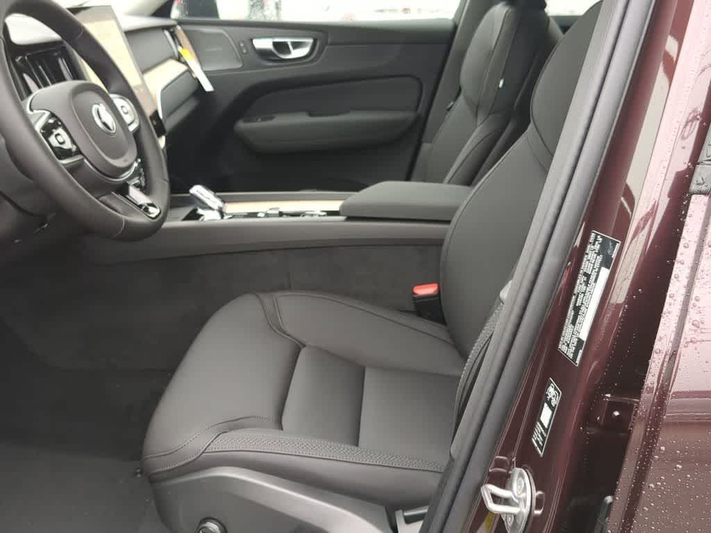 Thumbnail: 2026 Volvo XC60 - 4