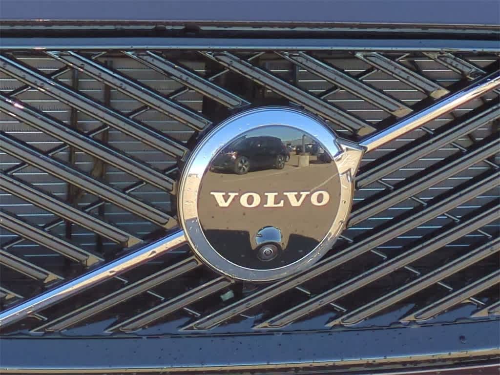 Thumbnail: 2026 Volvo XC60 - 11