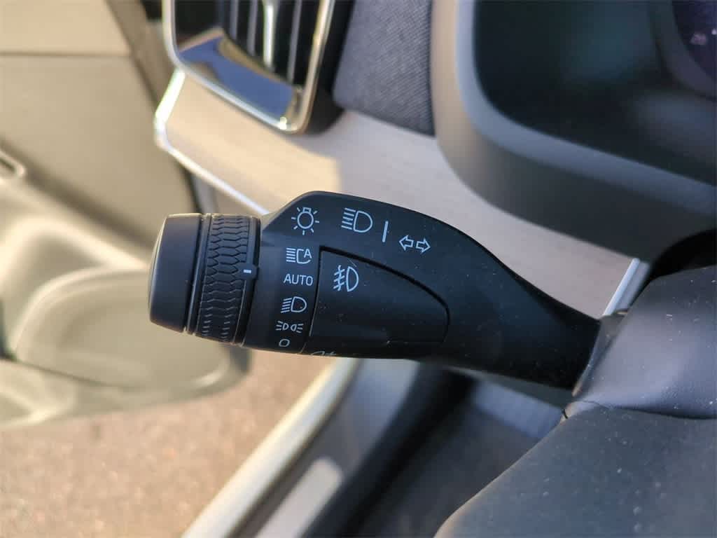 Thumbnail: 2025 Volvo XC90 - 19