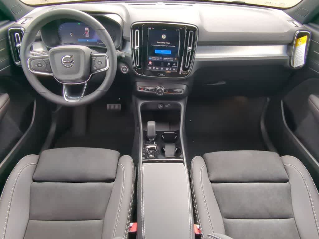 Thumbnail: 2026 Volvo XC40 - 14