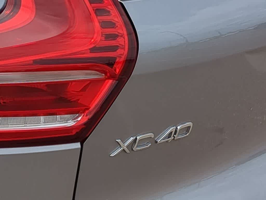Thumbnail: 2026 Volvo XC40 - 11