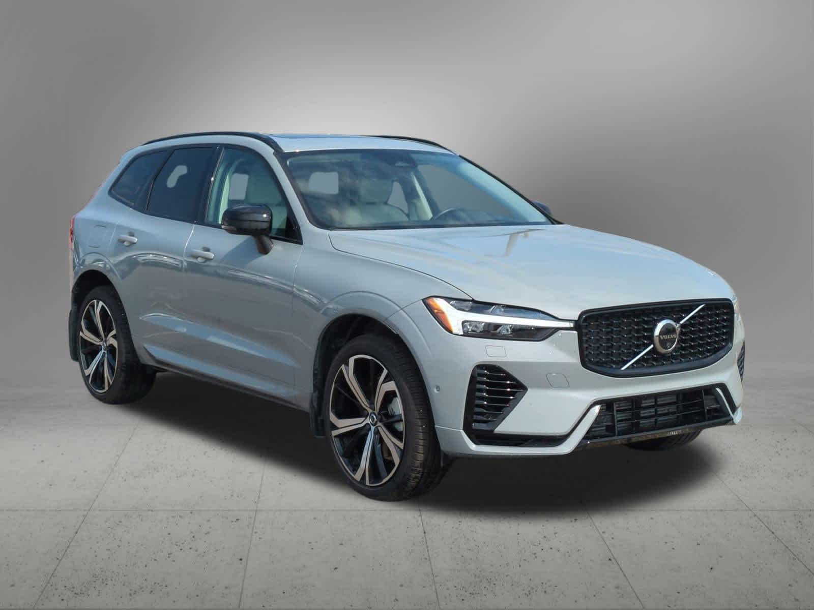 Thumbnail: 2025 Volvo XC60 - 8