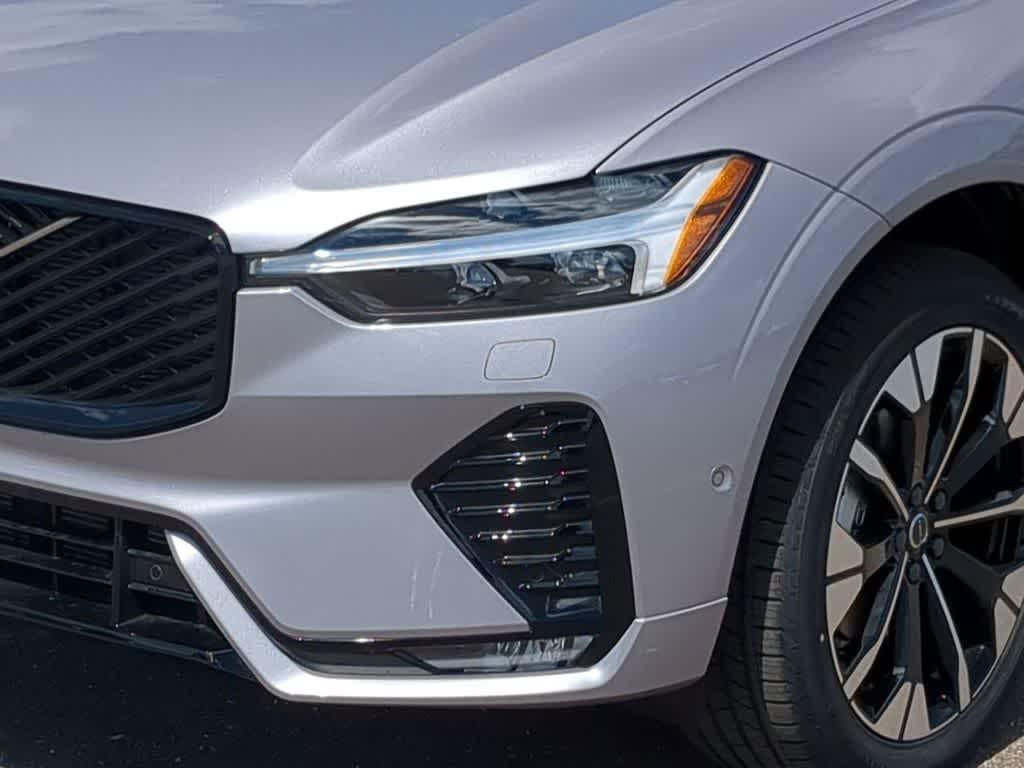 Thumbnail: 2026 Volvo XC60 - 10