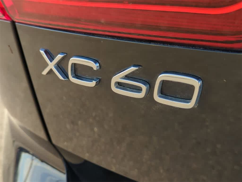 Thumbnail: 2025 Volvo XC60 - 11