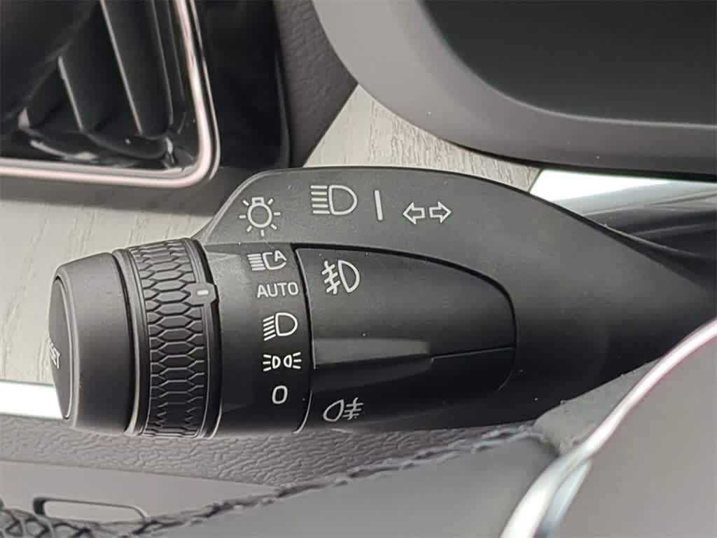 Thumbnail: 2025 Volvo XC60 - 26