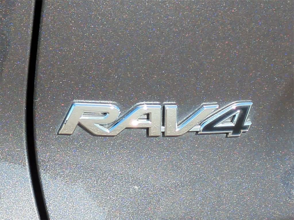 Thumbnail: 2022 Toyota RAV4 - 11