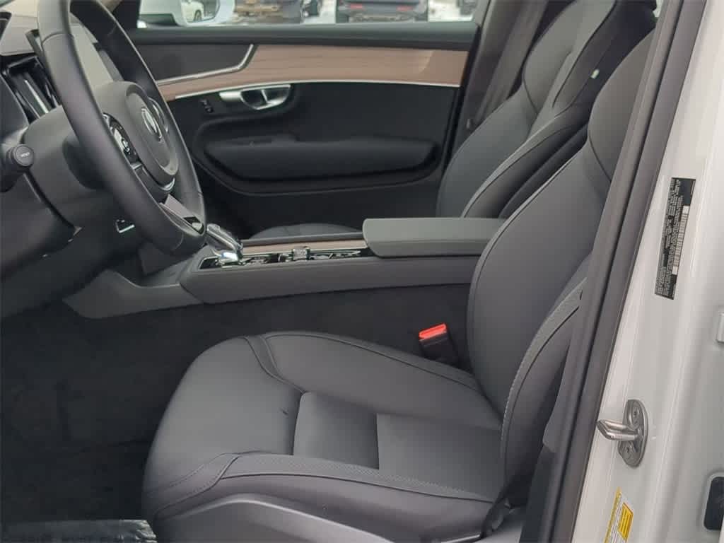 Thumbnail: 2025 Volvo XC90 - 15