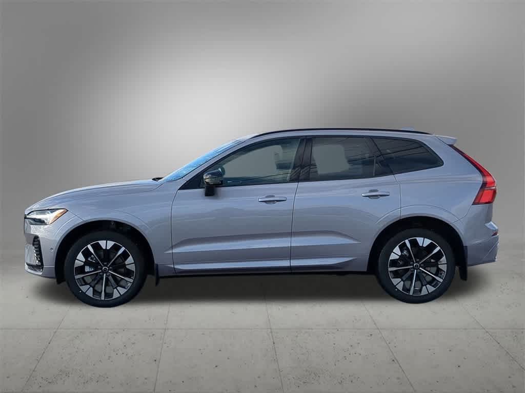 Thumbnail: 2026 Volvo XC60 - 3