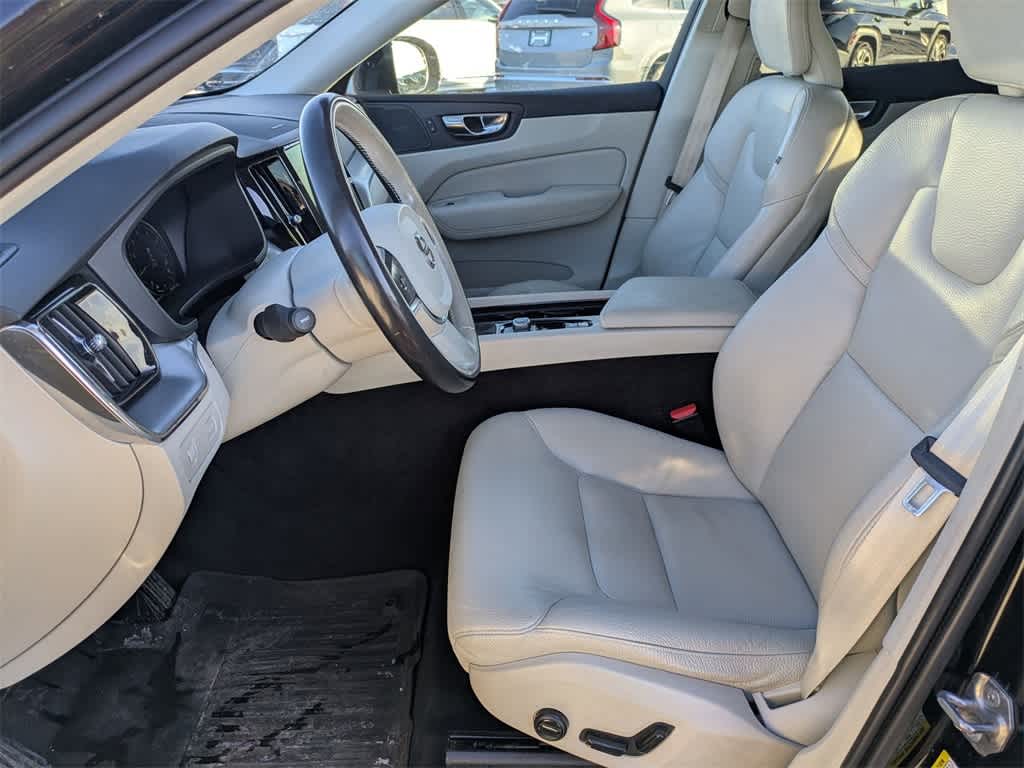 Thumbnail: 2019 Volvo XC60 - 15