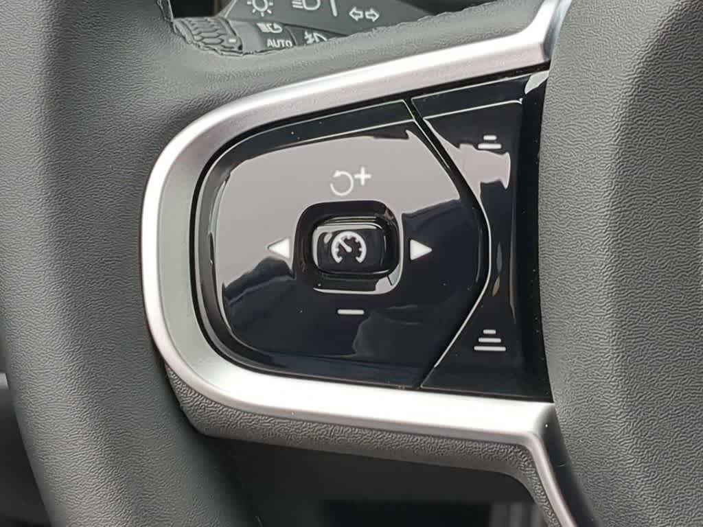 Thumbnail: 2026 Volvo XC60 - 22