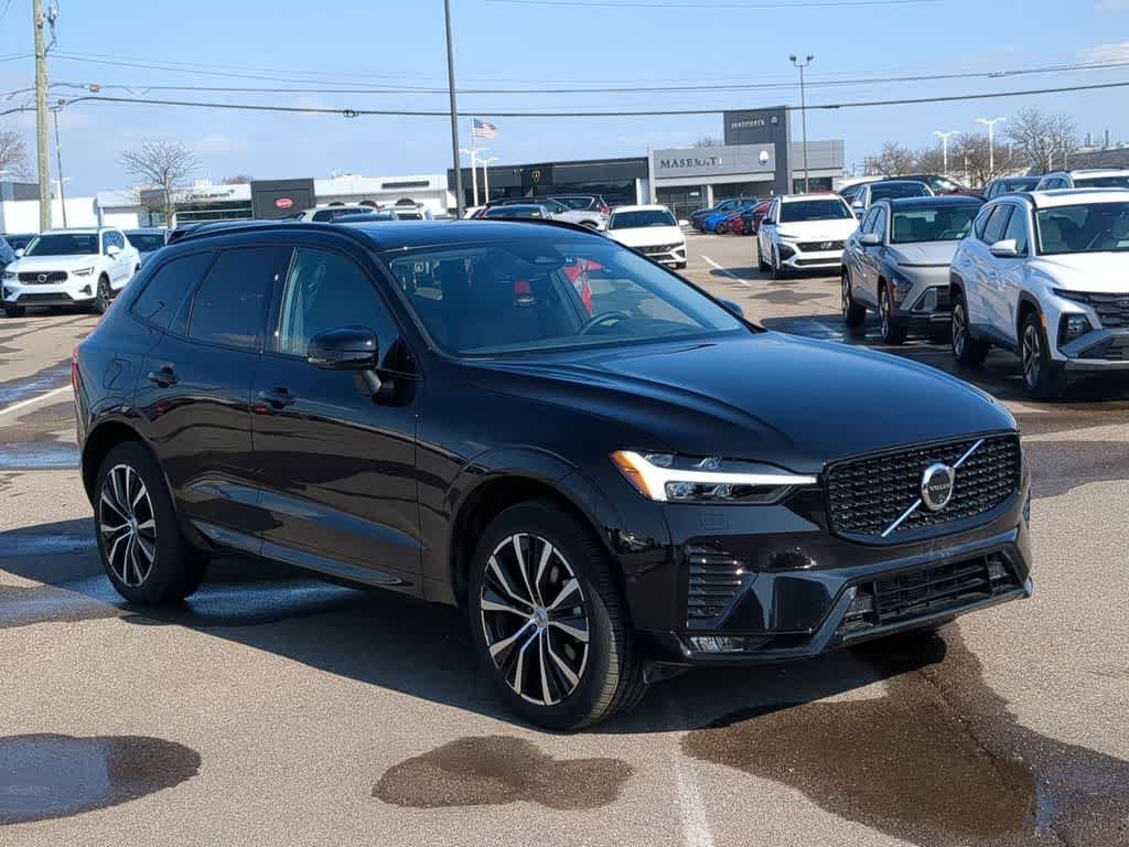 Thumbnail: 2025 Volvo XC60 - 8