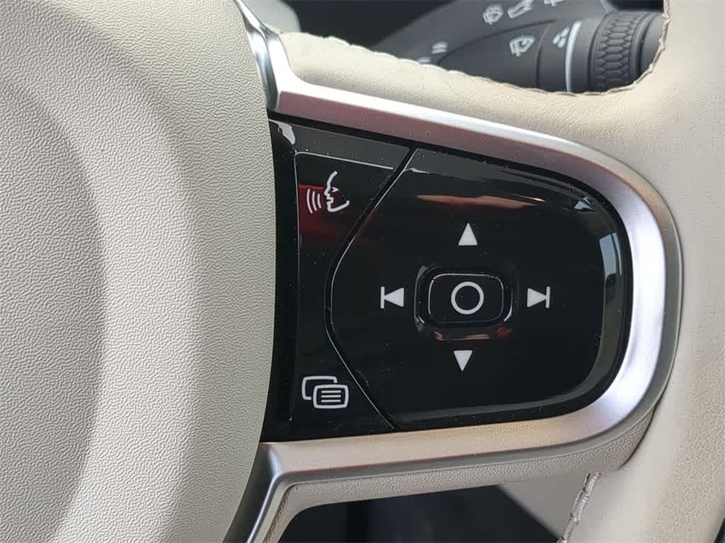 Thumbnail: 2026 Volvo XC90 - 16