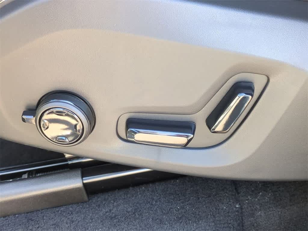 Thumbnail: 2026 Volvo XC90 - 15