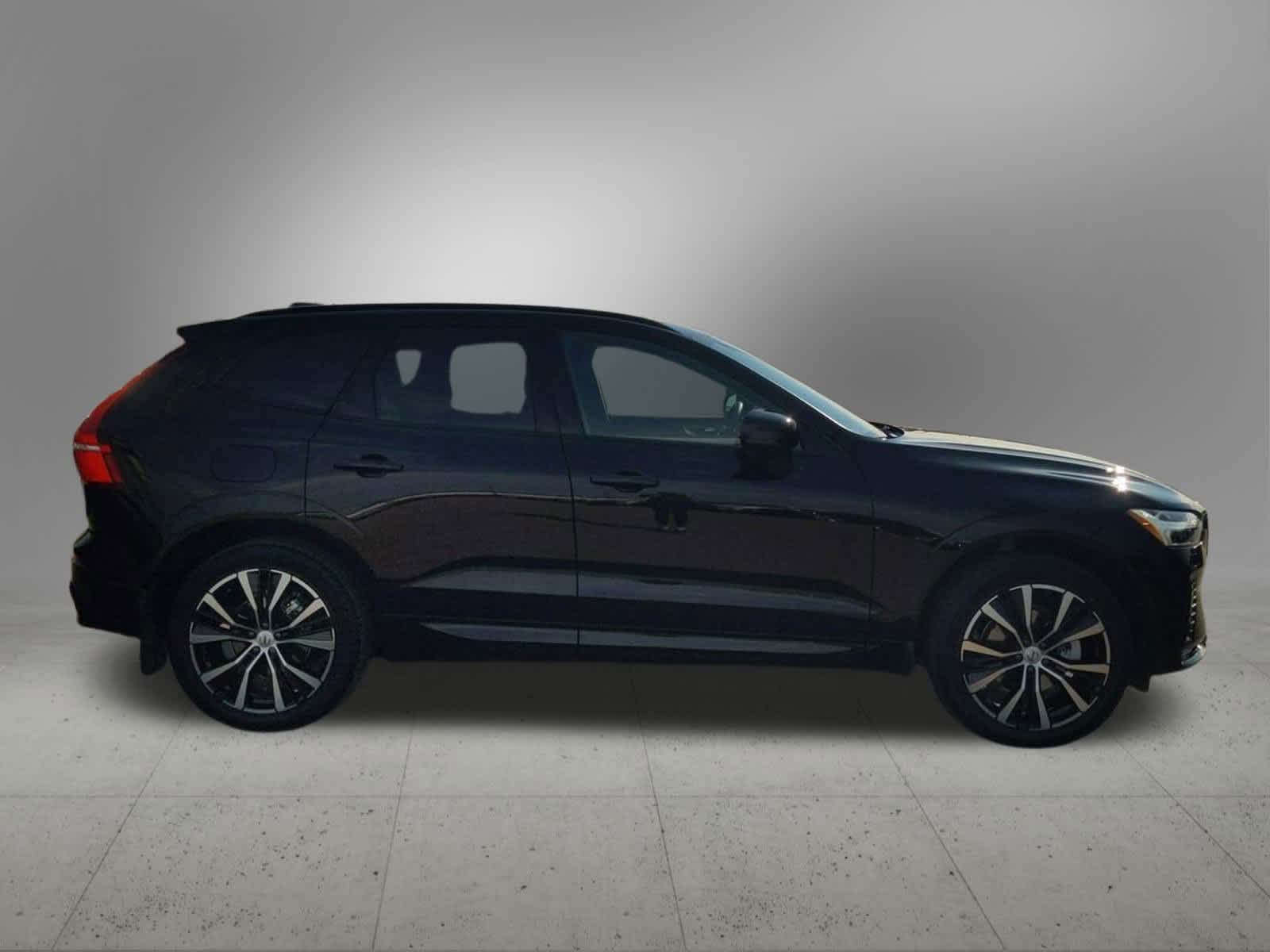Thumbnail: 2025 Volvo XC60 - 7