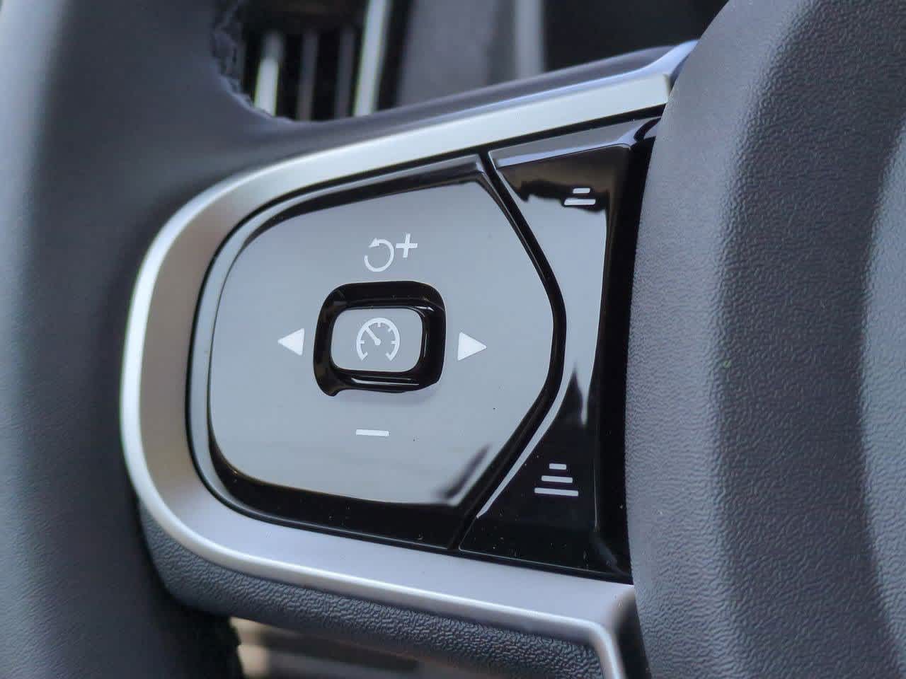 Thumbnail: 2026 Volvo XC90 - 23