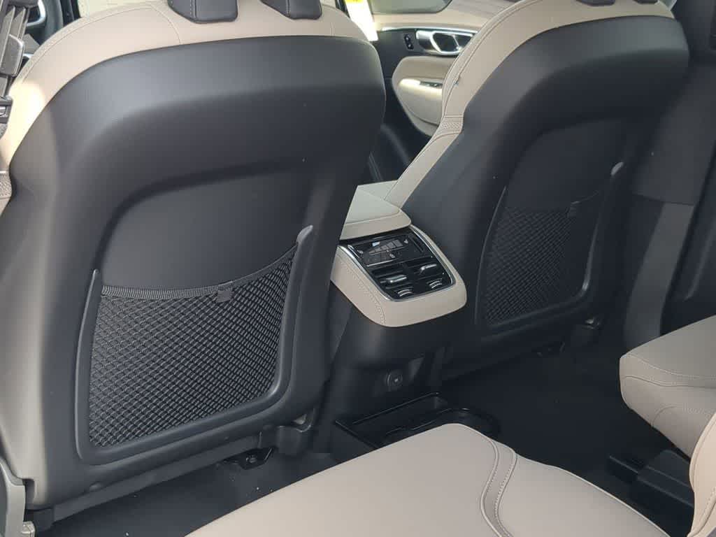 Thumbnail: 2026 Volvo XC90 - 17